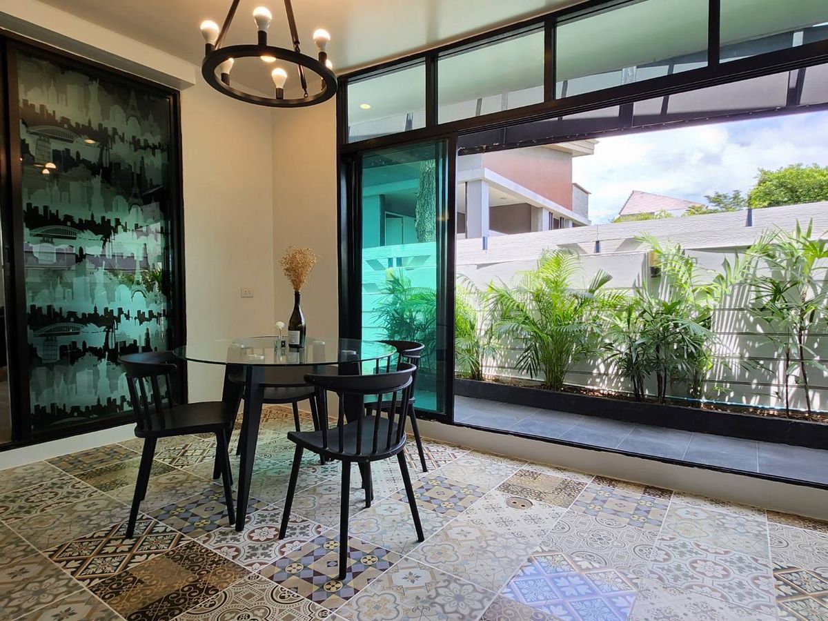 ให้เช่าทาวน์โฮมอ่อนนุช อุดมสุข : ทาวน์เฮาส์สวย รีโนทเวทใหม่ ใจกลางอ่อนนุช Beautiful Townhouse 