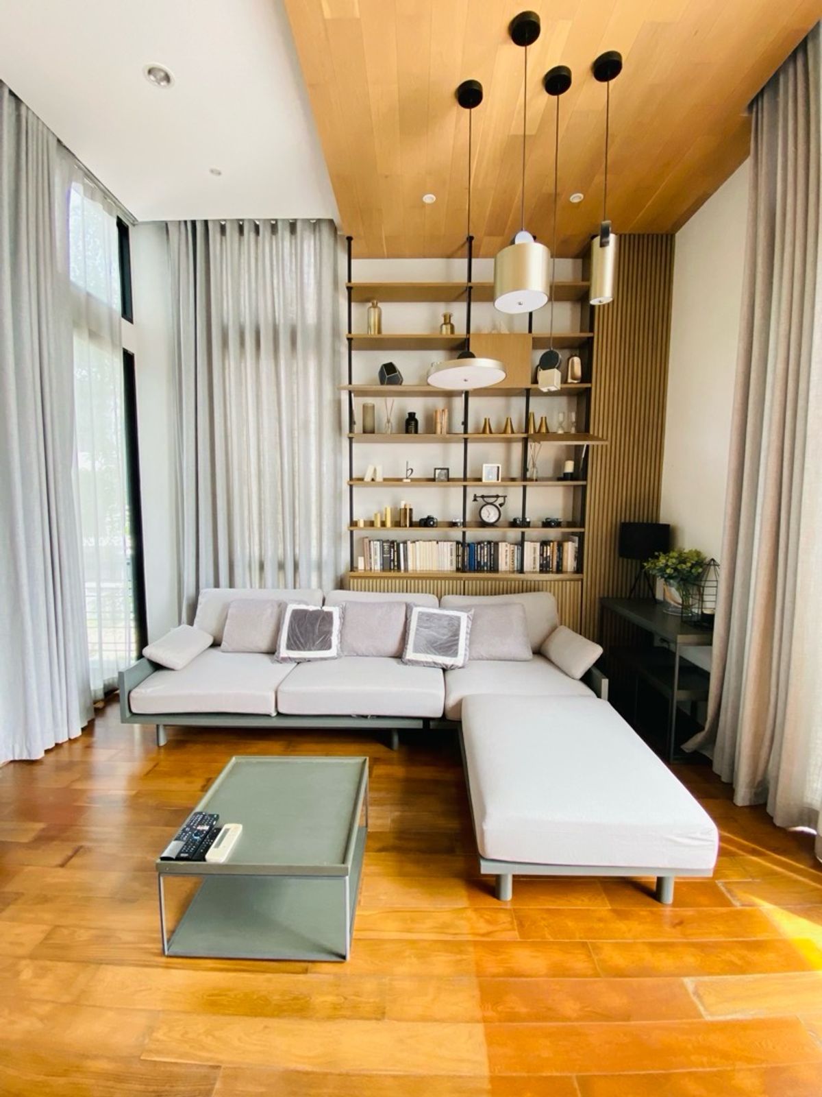 Home OfficePattanakan, Srinakarin : Selling with tenants! Golden opportunity for 4 -story townhome investors, luxury design corner, Modern Luxury, Nirvana Define Quality Project Srinakarin - Rama 9