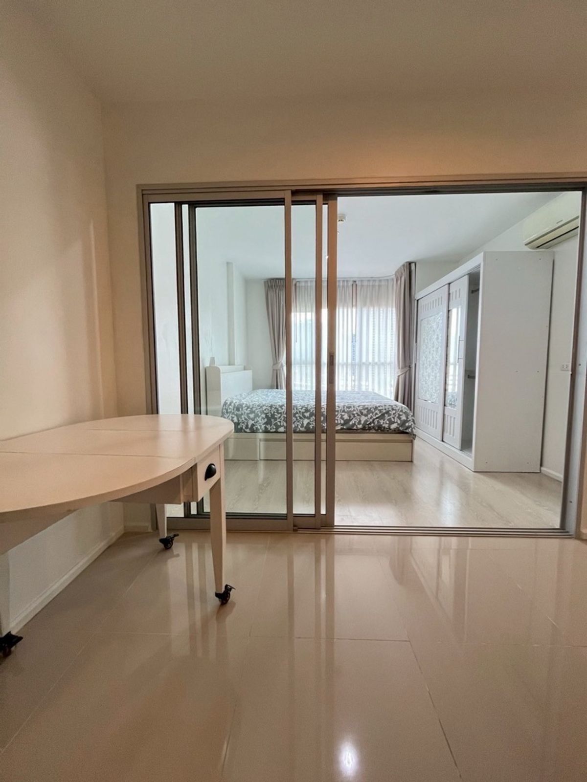 ให้เช่าคอนโดพระราม 9 เพชรบุรีตัดใหม่ RCA : Aspire rama9 ให้เช่า 1Bedroom 39sq.m รีบนัดนะครับห้องไปไวมากราคานี้🫡 โทร084-9792464