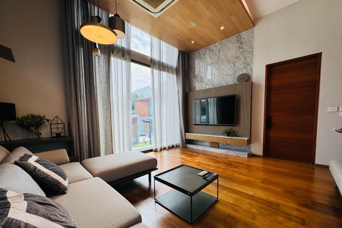 For SaleTownhomePattanakan, Srinakarin : Best for investment in BKK prime location ,For Sale – Corner Townhome | 4 Storeys | Nirvana Define Srinakarin-Rama 9