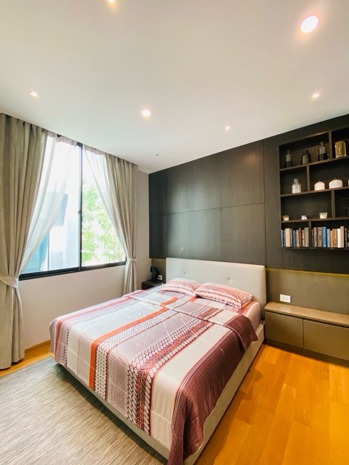 Home OfficePattanakan, Srinakarin : Selling with tenants! Golden opportunity for 4 -story townhome investors, luxury design corner, Modern Luxury, Nirvana Define Quality Project Srinakarin - Rama 9