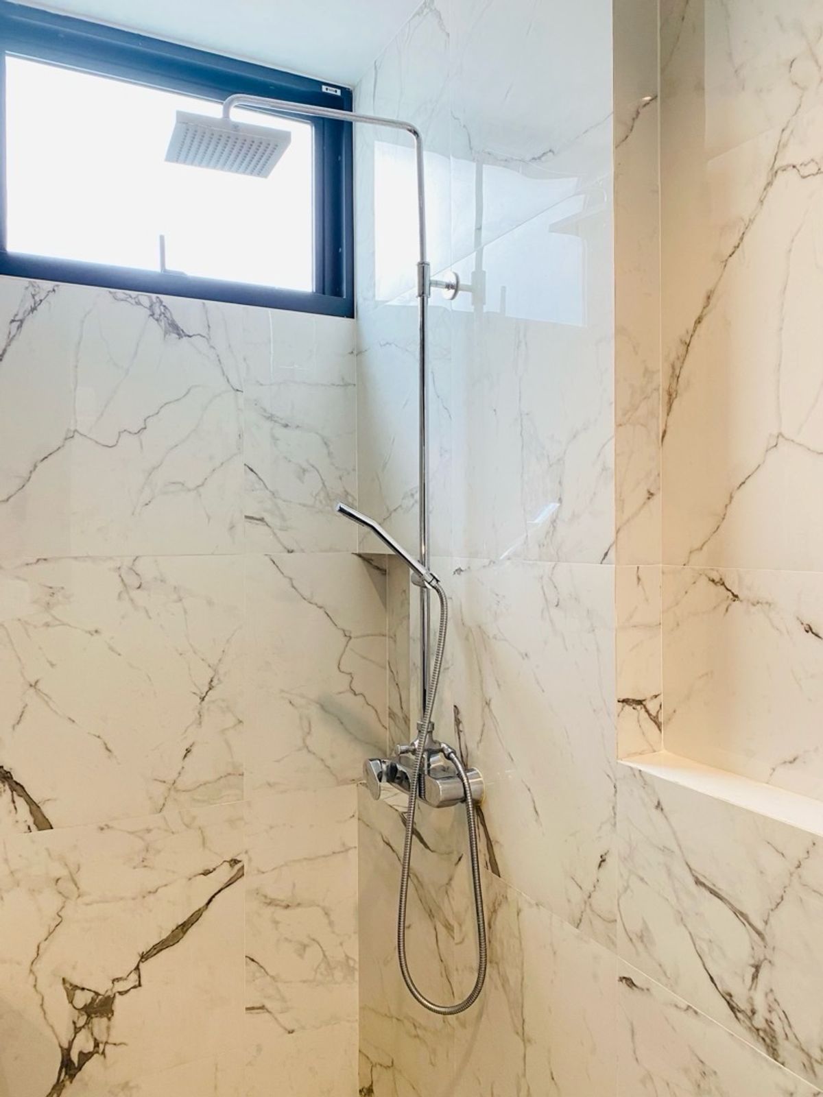 Home OfficePattanakan, Srinakarin : Selling with tenants! Golden opportunity for 4 -story townhome investors, luxury design corner, Modern Luxury, Nirvana Define Quality Project Srinakarin - Rama 9