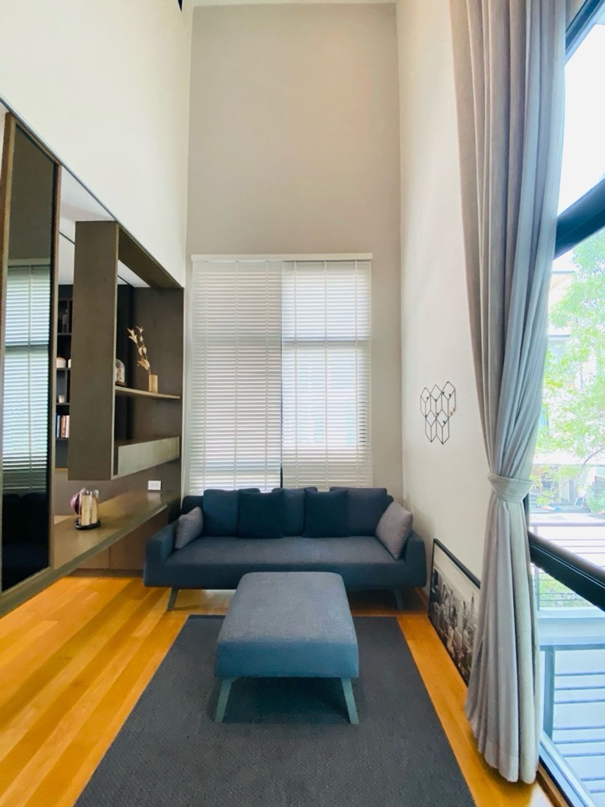 Home OfficePattanakan, Srinakarin : Selling with tenants! Golden opportunity for 4 -story townhome investors, luxury design corner, Modern Luxury, Nirvana Define Quality Project Srinakarin - Rama 9