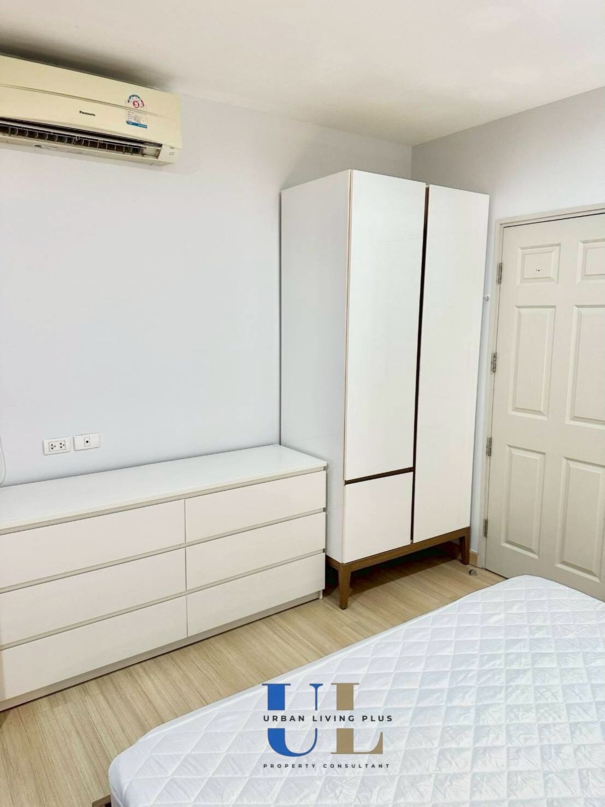 For SaleCondoSathorn, Narathiwat : ( UL2506243 ) Tel/Line 096-2479369 ,  FOR SELL LIFE @SATHORN10✨ 1 Bedroom 1 Bathroom 41 Sq.M. New Renovation, Nice room 