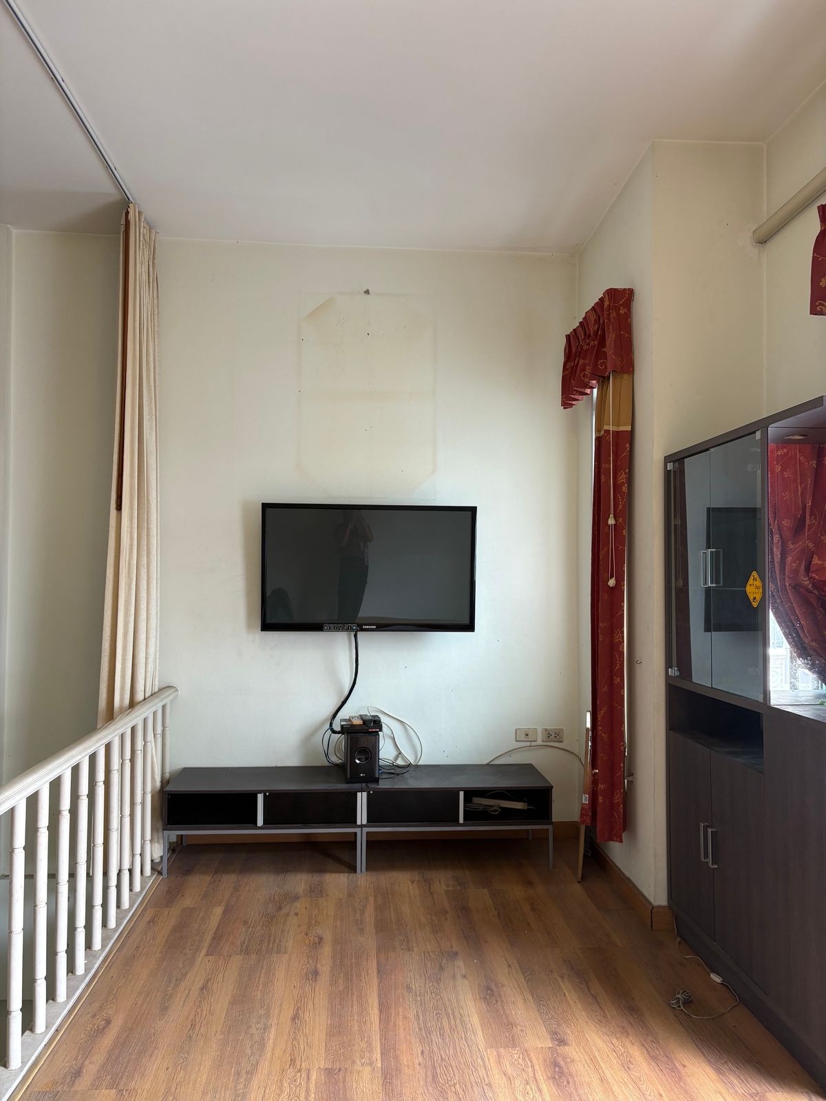For RentTownhomeYothinpattana,CDC : Rent a 3 -story townhome, Ban Klang Mueang University Yothin Pattana -Ladprao Near Central East Ville Along Ramintra Express