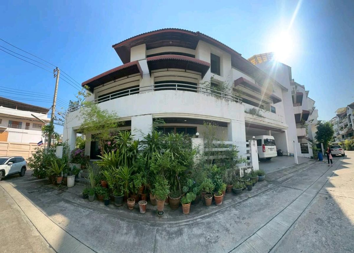 For RentTownhomeSathorn, Narathiwat : Townhome at Yen Akat, Sathorn for Rent