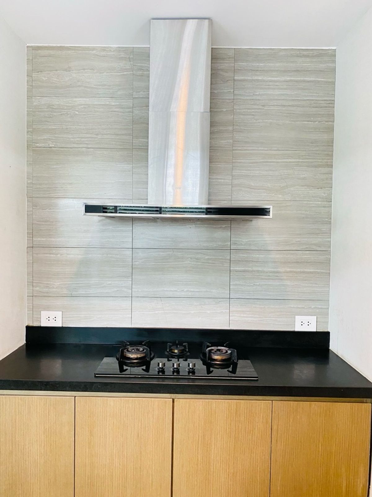 Home OfficePattanakan, Srinakarin : Selling with tenants! Golden opportunity for 4 -story townhome investors, luxury design corner, Modern Luxury, Nirvana Define Quality Project Srinakarin - Rama 9