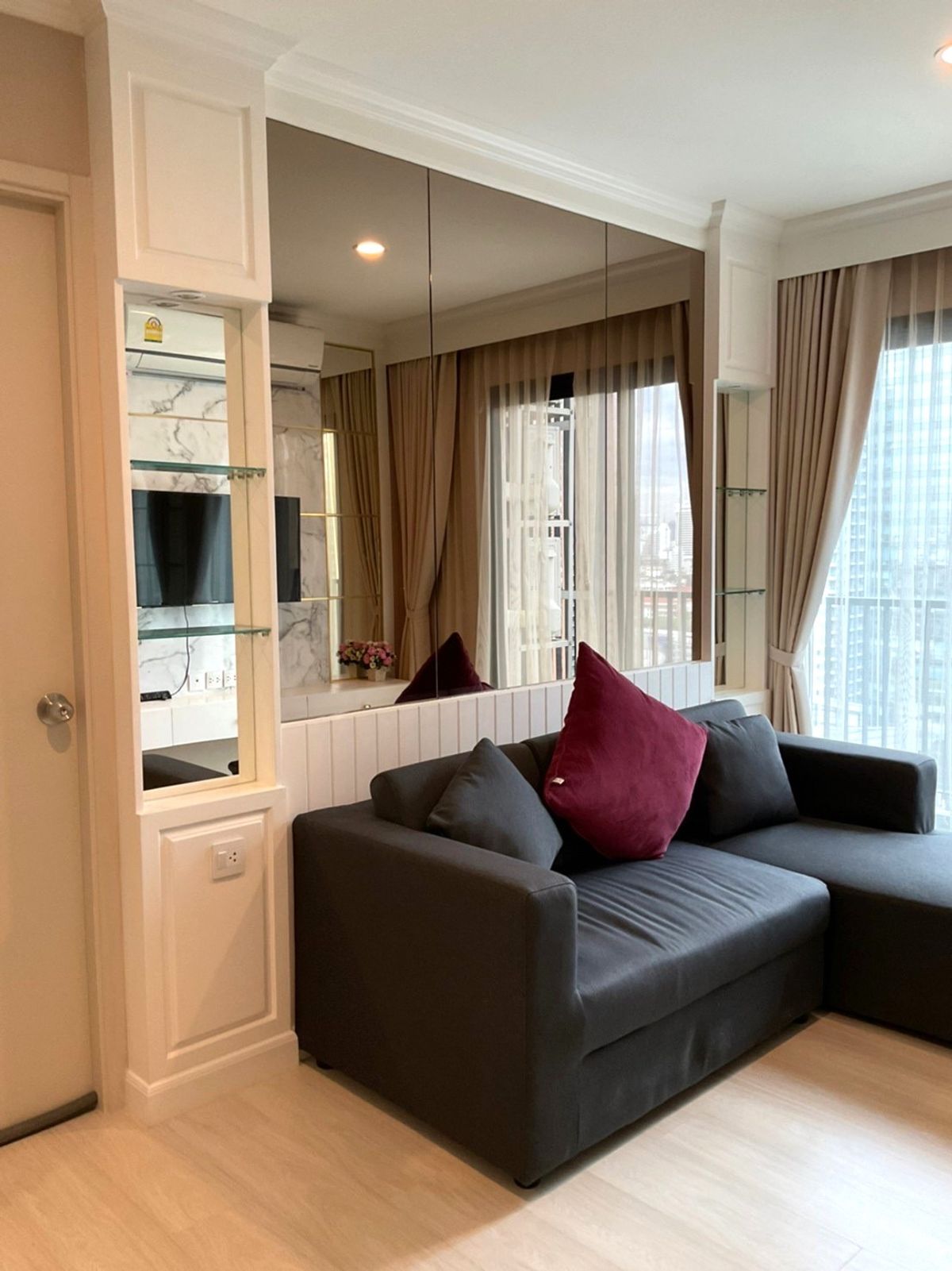 ให้เช่าคอนโดพระราม 9 เพชรบุรีตัดใหม่ RCA : LIFE ASOKE ✨ 2 ห้องนอน Fully Furnished ✨ 📞 Line:@pukkhome (with @ )