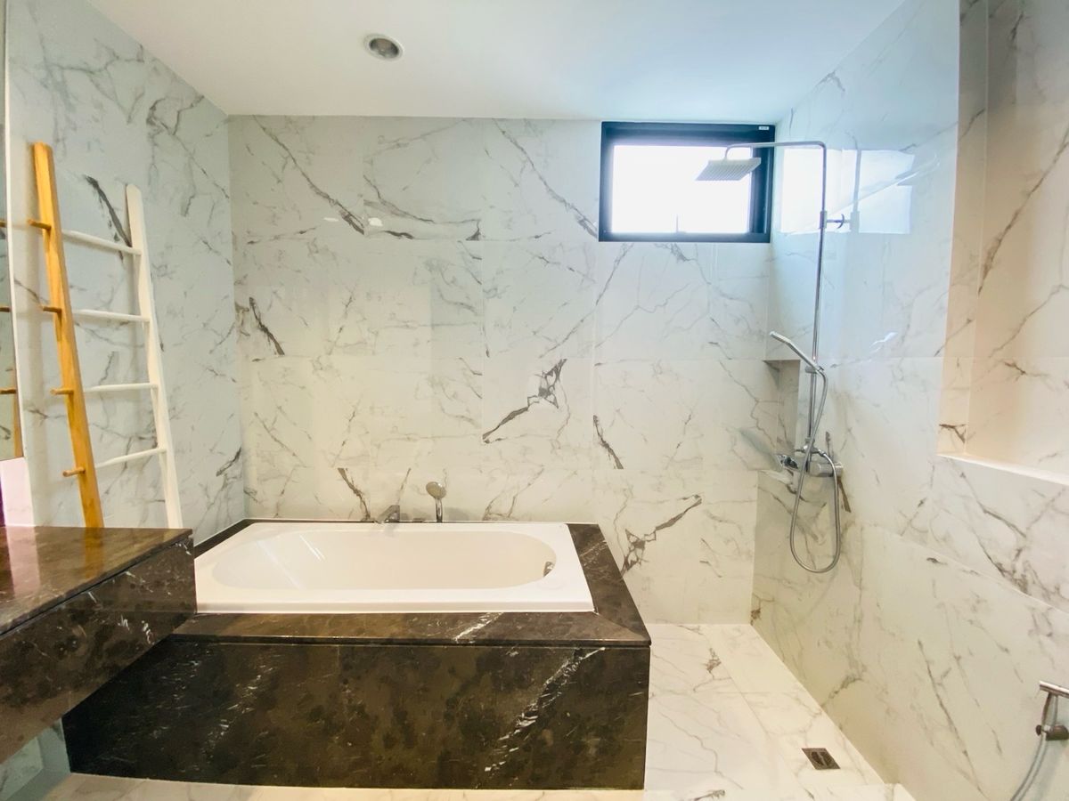 Home OfficePattanakan, Srinakarin : Selling with tenants! Golden opportunity for 4 -story townhome investors, luxury design corner, Modern Luxury, Nirvana Define Quality Project Srinakarin - Rama 9