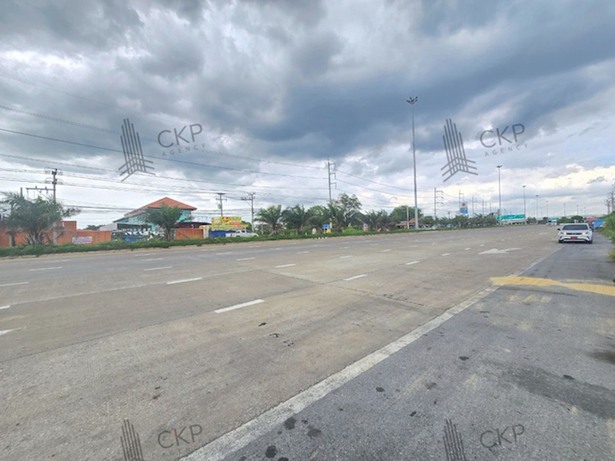 ขายที่ดินปทุมธานี รังสิต ธรรมศาสตร์ : ที่ดินเปล่า ติดถนนปทุมธานี-บางเลน หน้ากว้าง 24 เมตร ลึก 770 เมตร เป็นพื้นที่สีชมพู เหมาะเพื่อการอยู่อาศัย พาณิชยกรรม เกษตรกรรม