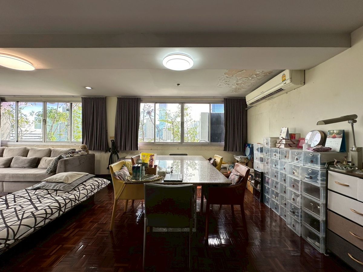 For SaleCondoSilom, Saladaeng, Bangrak : For Sale: Silom Park View 🏙️ Near BTS Sala Daeng 🚆 Great Price 💰 Spacious Unit 🛋️