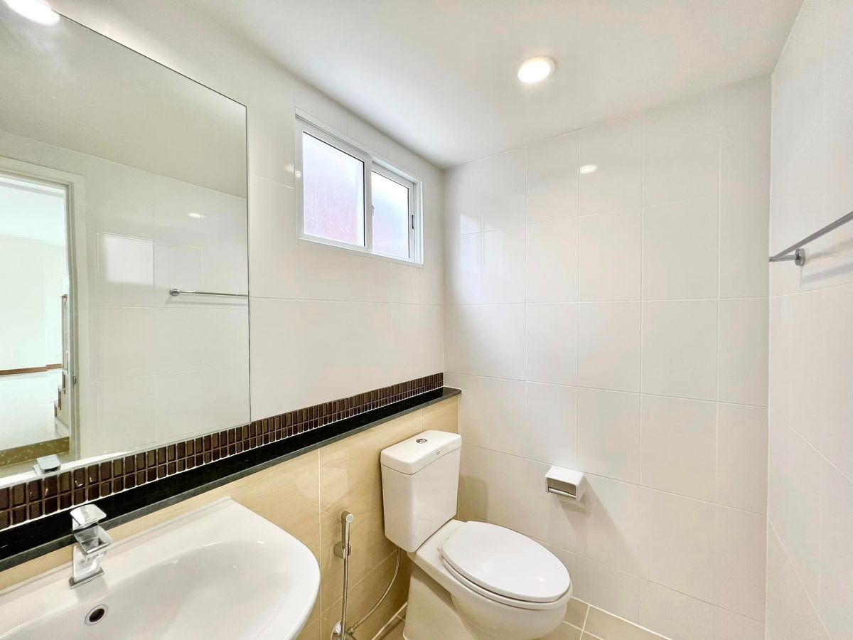 ขายบ้านพุทธมณฑล ศาลายา : 🎉🏡 บ้านสวย รีโนเวทใหม่! พร้อมเฟอร์บิ้วอิน! ภัสสร เพรสทีจ ปิ่นเกล้า-เพชรเกษม ✨ 