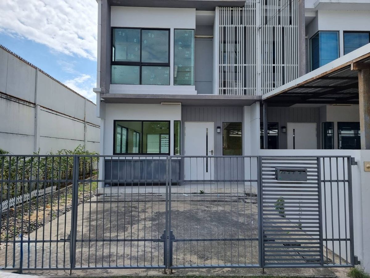ขายทาวน์โฮมราษฎร์บูรณะ สุขสวัสดิ์ : 🏘🏘 ทาวน์โฮม 3 ชั้น ย่านพระราม2 🚕เดินทางสะดวกสบายโครงการตั้งอยู่ใกล้ถนนพระราม 2 ใกล้ทางด่วนดาวคะนอง วงแหวนรอบนอก , ทางด่วนเฉลิมมหานคร และ สะพานภูมิพล 🏡ทาวน์เฮ้าส์ บ้านใหม่ พระราม 2 ทุ่งครุ🍃 🌤ในซอยพุทธบูชา 36 ซึ่งสามารถเชื่อมต่อถนนพุทธบูชาได้อย่างง่าย