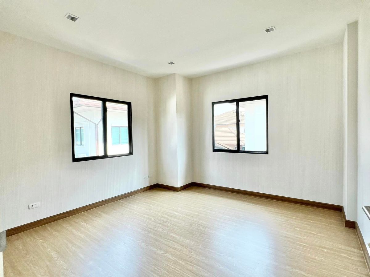 ขายบ้านนวมินทร์ รามอินทรา : 🎉🏡 เศรษฐสิริวัชรพล หลังใหญ่สวยตรงปก! พร้อมจัดสวนรอบตัวบ้าน! ทำเลทองติดถนนใหญ่สุขาภิบาล 5 🌴✨