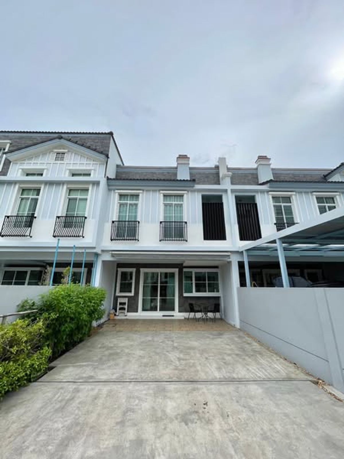 ให้เช่าทาวน์โฮมบางนา แบริ่ง ลาซาล :   Indy  2 Bangna – Ramkhamhaeng 2