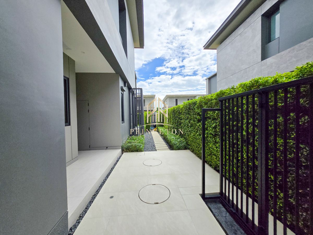 For SaleHouseLadkrabang, Suwannaphum Airport : Luxury House For Sale Lake Legend Bangna-Suvarnabhumi 📞092-4252445