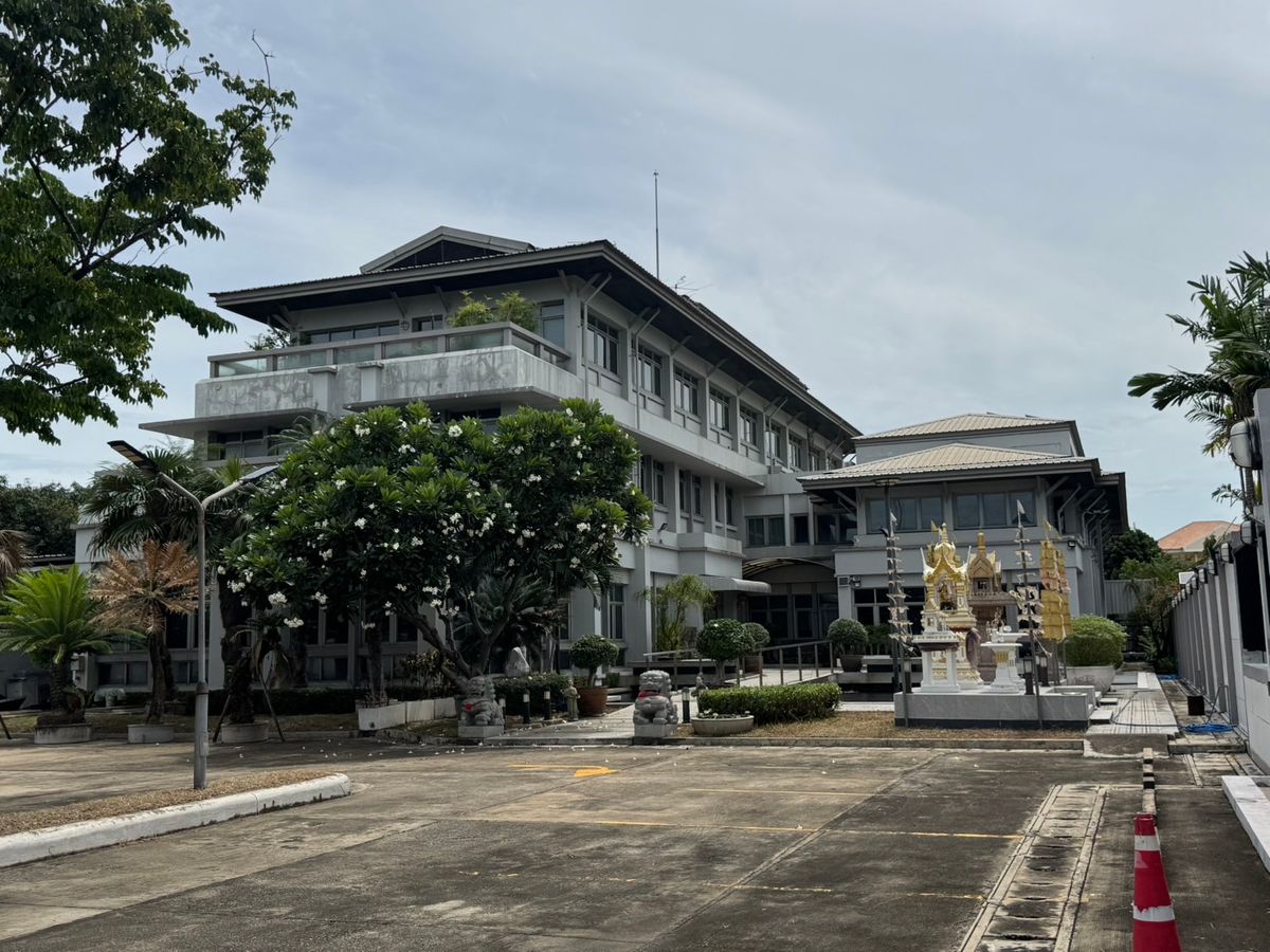 ให้เช่าสำนักงานรามคำแหง หัวหมาก : 🔹 โอกาสทองสำหรับธุรกิจ! อาคารสำนักงานให้เช่า ย่านรามคำแหง 9 บนพื้นที่ดินขนาดใหญ่ ใกล้ทางด่วนและรถไฟฟ้า – รองรับพนักงานจำนวนมาก พร้อมที่จอดรถ