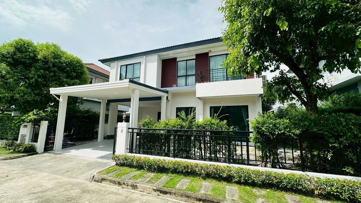 ขายบ้านปิ่นเกล้า จรัญสนิทวงศ์ : ### 🔥ขายบ้านเดี่ยวตกแต่งใหม่ พร้อมอยู่ 🔥
**โครงการไลฟ์ บางกอก บูเลอวาร์ด ราชพฤกษ์–ปิ่นเกล้า**
ทำเลดี เดินทางสะดวก ใกล้ถนนราชพฤกษ์ เหมาะสำหรับครอบครัวที่มองหาบ้านคุณภาพ ราคาคุ้มค่า