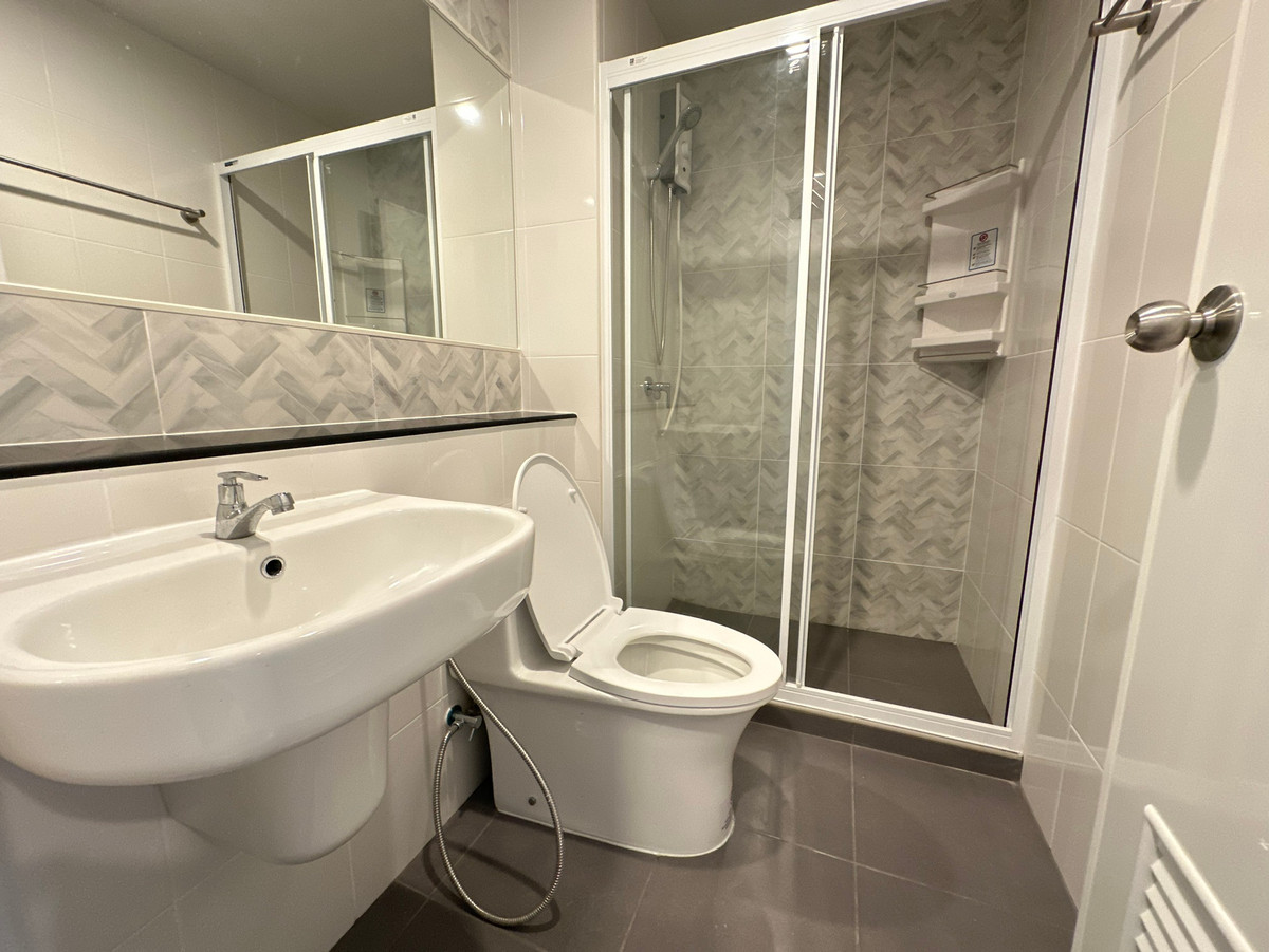 ให้เช่าคอนโดบางนา แบริ่ง ลาซาล : ให้เช่า Regent Home Bangna คอนโดใหม่ ห้องใหม่ 1ห้องนอน ชั้นสูง ใกล้บีทีเอส บางนา 400 ม., ไบเทคบางนา**LINE: @751paggb / TEL: 0863649888