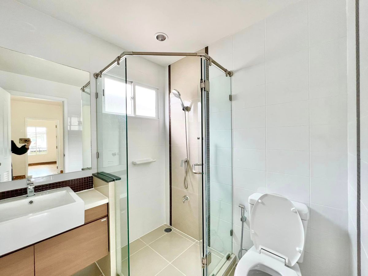 ขายบ้านพุทธมณฑล ศาลายา : 🎉🏡 บ้านสวย รีโนเวทใหม่! พร้อมเฟอร์บิ้วอิน! ภัสสร เพรสทีจ ปิ่นเกล้า-เพชรเกษม ✨ 