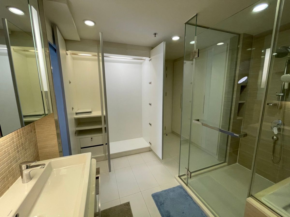 CondoSukhumvit, Asoke, Thonglor : 🔹 Luxury Condo for Sale & Rent at Mode Sukhumvit 61 – Oversized 1-Bedroom Unit Just 500m from BTS Ekkamai, Fully Furnished, Move-in Ready, Private & Peaceful Setting