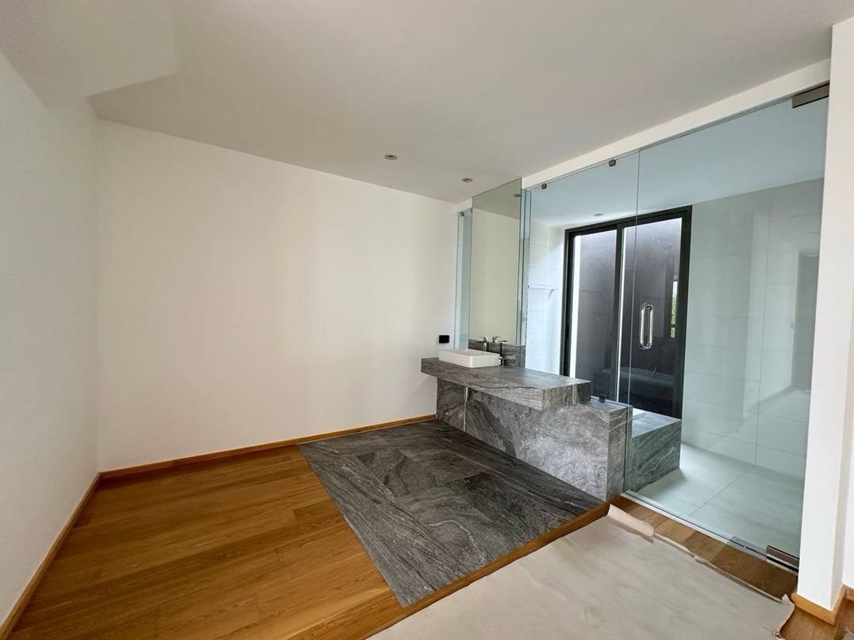 ขายทาวน์โฮมมีนบุรี-ร่มเกล้า : ทาวน์โฮมแฝด 3.5 ชั้น หลังสุดท้ายของโครงการ ติดสวนส่วนตัว  ทำเลถนนรามคำแหง  ซอย รามคำแหง 118  ใกล้เขตสะพานสูง  ทำเลเงียบสงบมากๆๆ