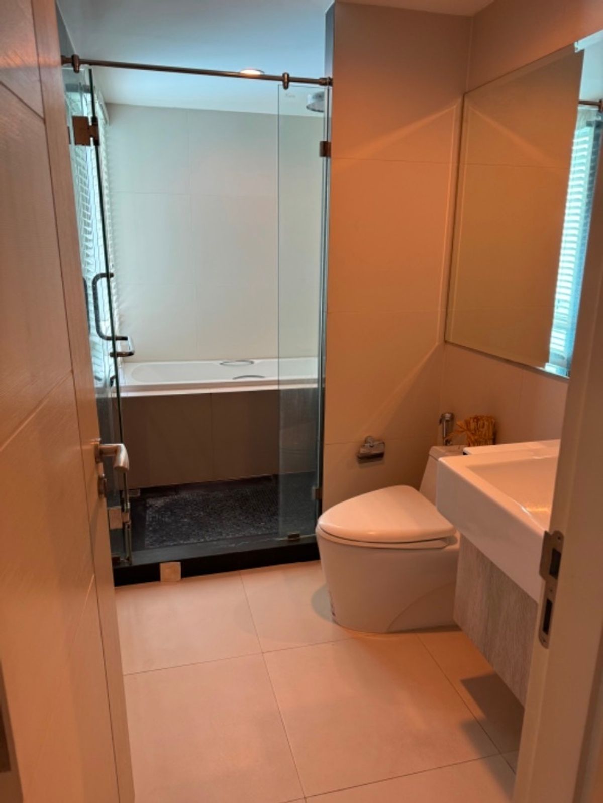 For RentCondoSukhumvit, Asoke, Thonglor : ✅ TCSV103 ✅ Line : @p2nproperty