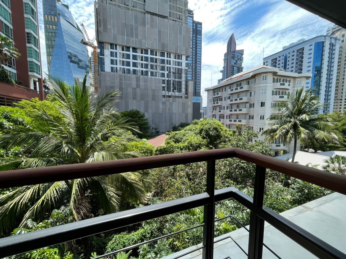 CondoSukhumvit, Asoke, Thonglor : 🔹 Luxury Condo for Sale & Rent at Mode Sukhumvit 61 – Oversized 1-Bedroom Unit Just 500m from BTS Ekkamai, Fully Furnished, Move-in Ready, Private & Peaceful Setting