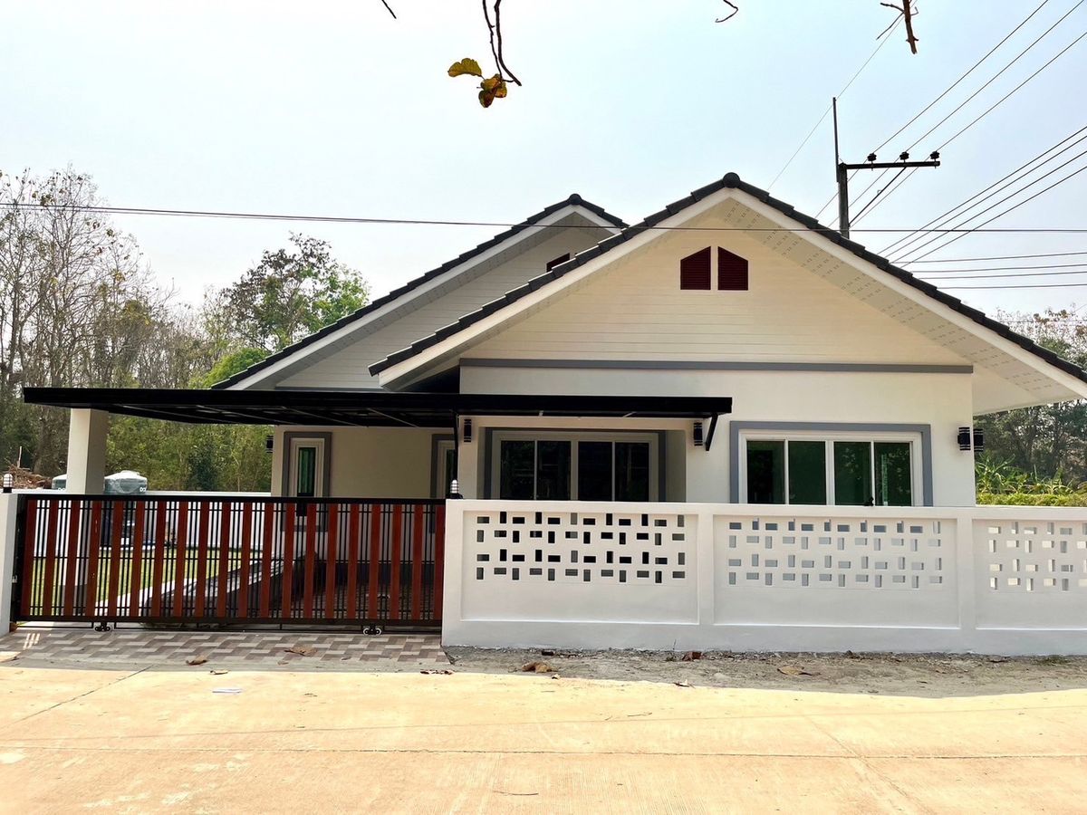 ขายบ้านเชียงใหม่ : ขายบ้านเดี่ยวชั้นเดียว  3 ห้องนอน  2 ห้องน้ำ  1 ห้องครัว  2 ที่จอดรถ