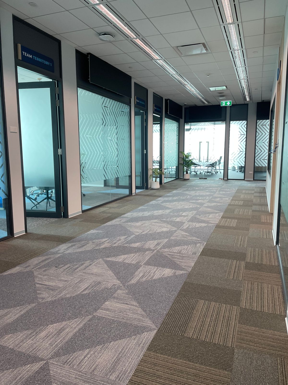 ให้เช่าสำนักงานอารีย์ อนุสาวรีย์ : ให้เช่า สำนักงาน  ใกล้ BTS อารีย์ ตกแต่งพร้อมเฟอร์นิเจอร์ เริ่ม 100 ตรม. มีหลายห้องให้เลือก 