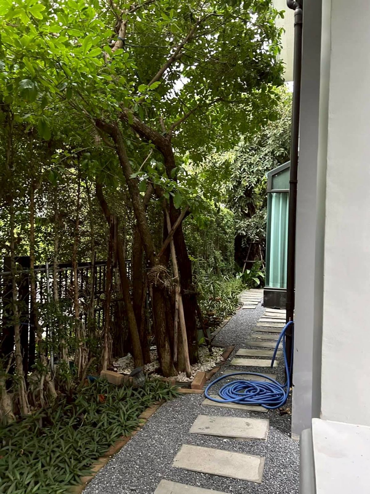 ♦ Palacio de Crystal Type ♦ คฤหาสน์ 2 ชั้น ขนาดที่ดิน 154.00 ตร.ว. พื้นที่ใช้สอย 475.00 ตร.ม. | 5 ห้องนอน 6 ห้องน้ำ 6 ที่จอดรถ | ใกล้ มหาวิทยาลัยมหิดล ศาลายา 12 นาที Loading...