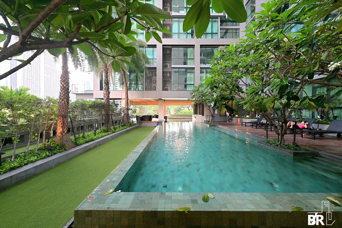 ขายคอนโดสุขุมวิท อโศก ทองหล่อ :  ยูนิต Luxury หรูหราแบบไม่ต้องรอ เดอะรูม สุขุมวิท 21 