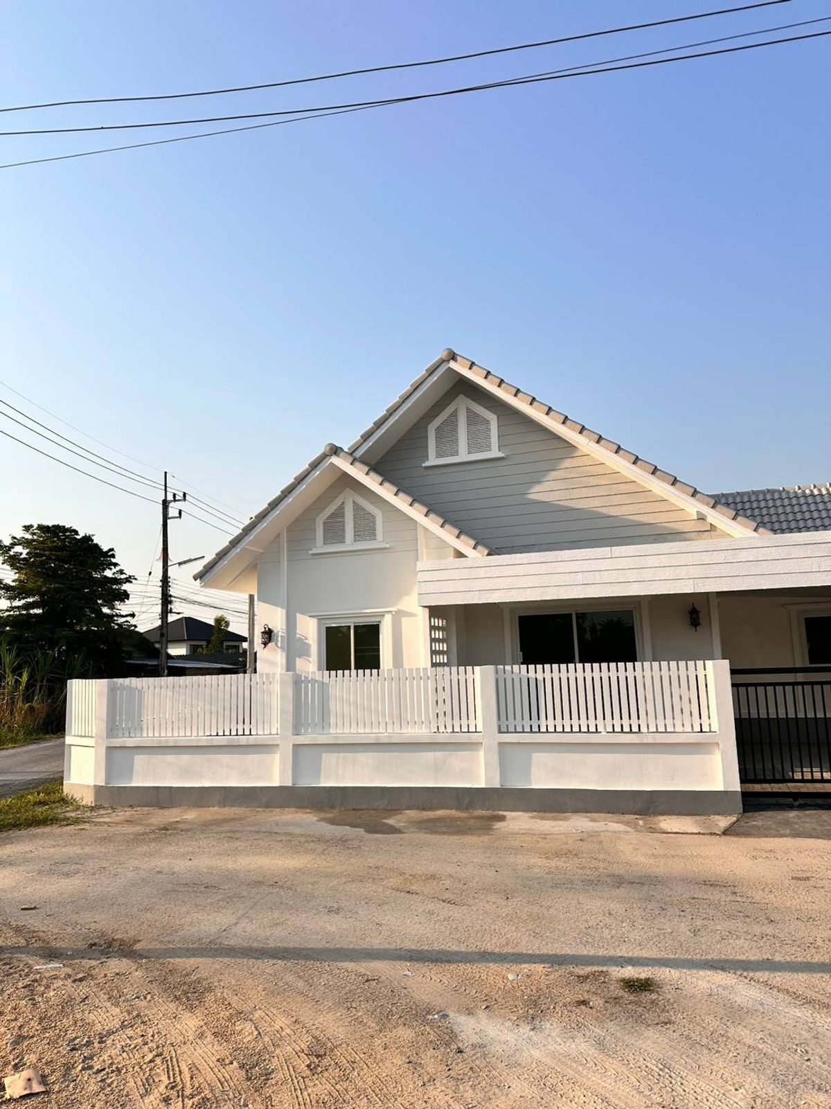 ขายบ้านเชียงใหม่ : ขายบ้านเดี่ยวชั้นเดียว  3 ห้องนอน  2 ห้องน้ำ  1 ห้องครัว  2 ที่จอดรถ