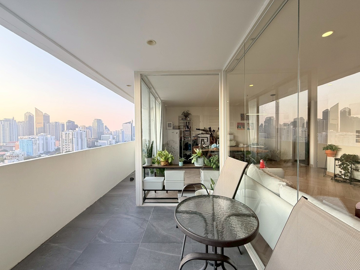 ขายคอนโดสุขุมวิท อโศก ทองหล่อ : 🌃✨ ขาย D.S. Tower 2 Sukhumvit 39 คอนโด 2 ห้องนอน รีโนเวทใหม่ -  ใกล้ บีทีเอส พร้อมพงษ์