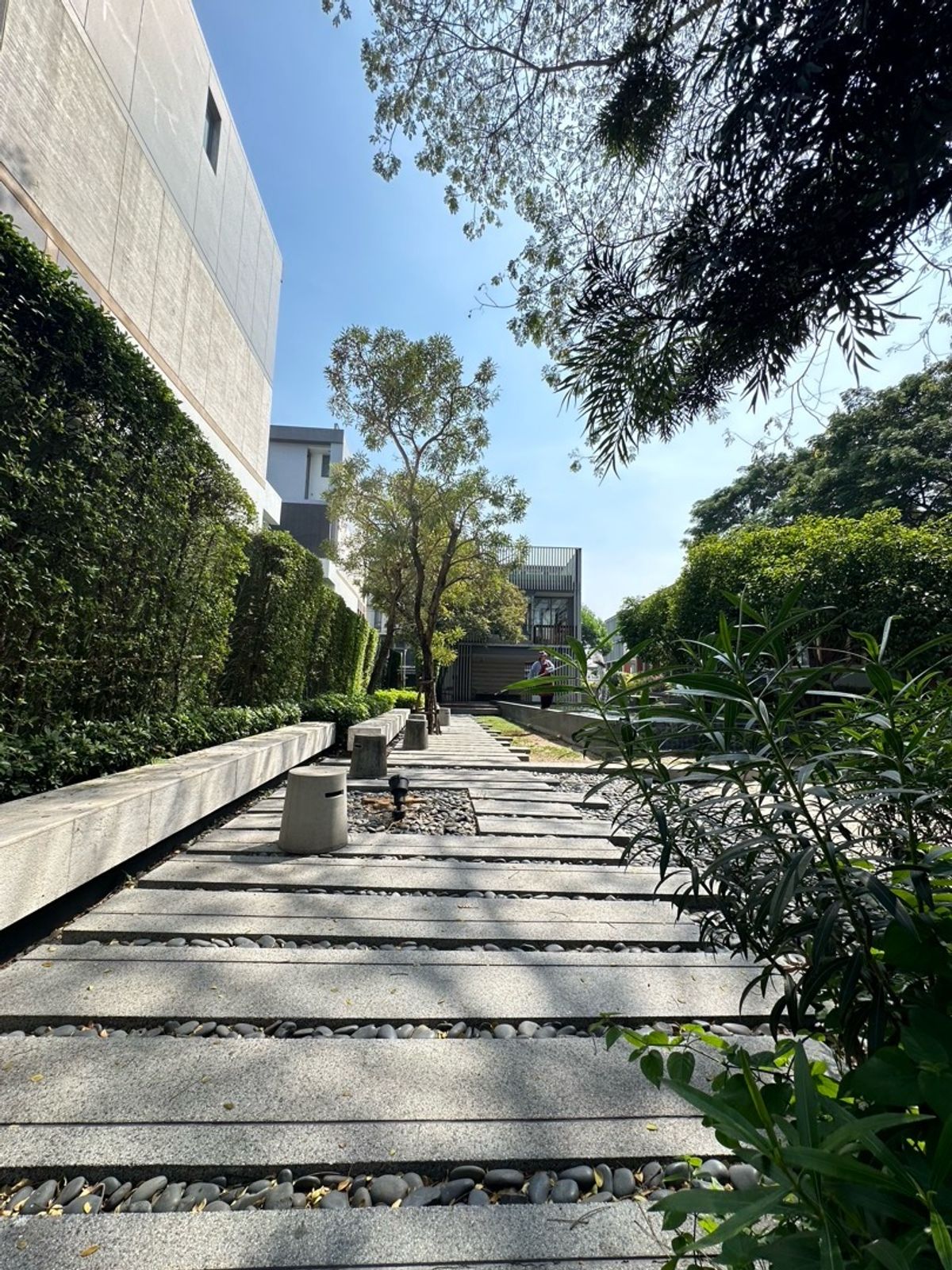 ขายทาวน์โฮมมีนบุรี-ร่มเกล้า : ทาวน์โฮมแฝด 3.5 ชั้น หลังสุดท้ายของโครงการ ติดสวนส่วนตัว  ทำเลถนนรามคำแหง  ซอย รามคำแหง 118  ใกล้เขตสะพานสูง  ทำเลเงียบสงบมากๆๆ