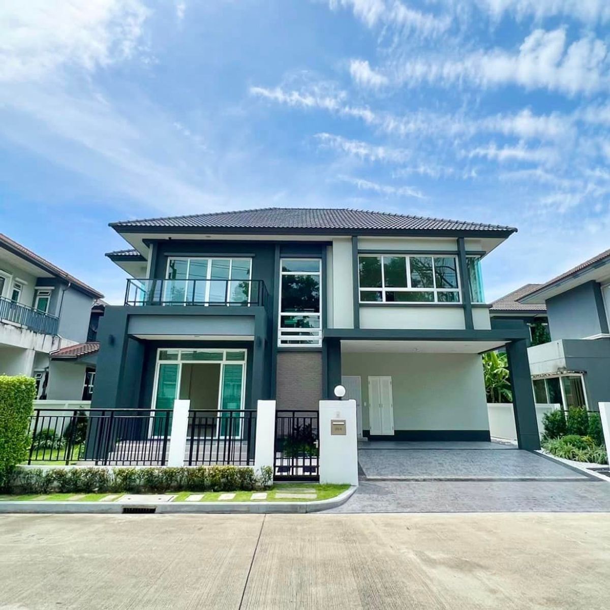 ขายบ้านพุทธมณฑล ศาลายา : 🎉🏡 บางกอกบูเลอวาร์ด พุทธมณฑลสาย4! บ้านหรูรีโนเวทใหม่ทุกห้องนอนมีห้องน้ำในตัว! ✨