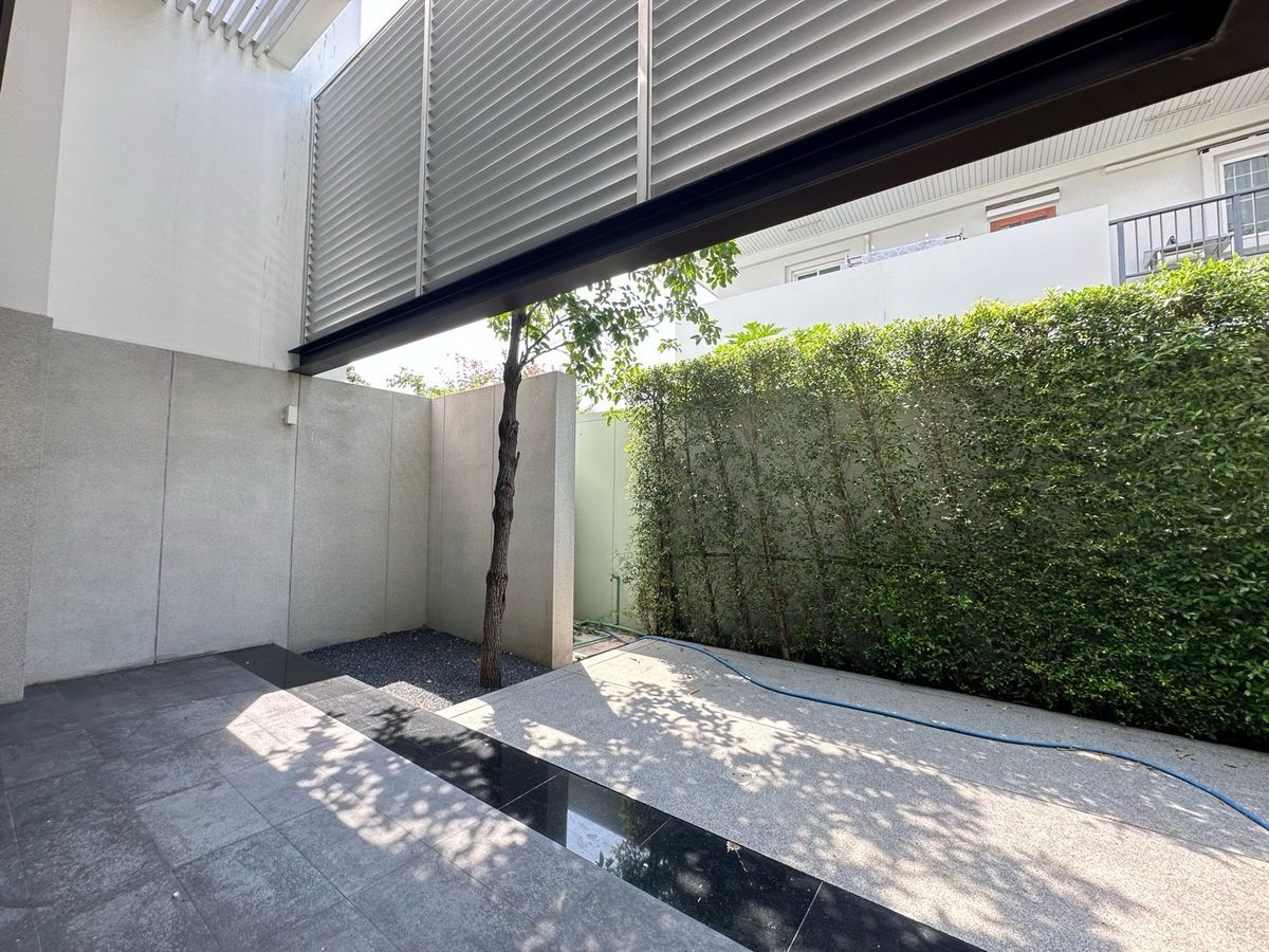 ขายทาวน์โฮมมีนบุรี-ร่มเกล้า : ทาวน์โฮมแฝด 3.5 ชั้น หลังสุดท้ายของโครงการ ติดสวนส่วนตัว  ทำเลถนนรามคำแหง  ซอย รามคำแหง 118  ใกล้เขตสะพานสูง  ทำเลเงียบสงบมากๆๆ