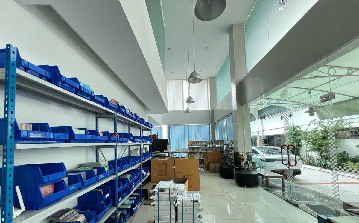 ให้เช่าโฮมออฟฟิศวงเวียนใหญ่ เจริญนคร : ให้เช่าสำนักงานพร้อมโกดังเก็บสินค้า ทำเล เจริญนคร ใกล้ Iconsiam ,สาทร สีลม, BTS กรุงธนบุรี