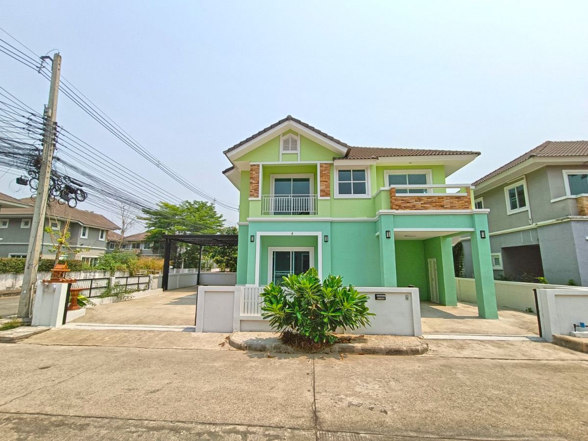 For SaleHouseChiang Mai : House for sale with   3 bedrooms and   3 bathrooms.