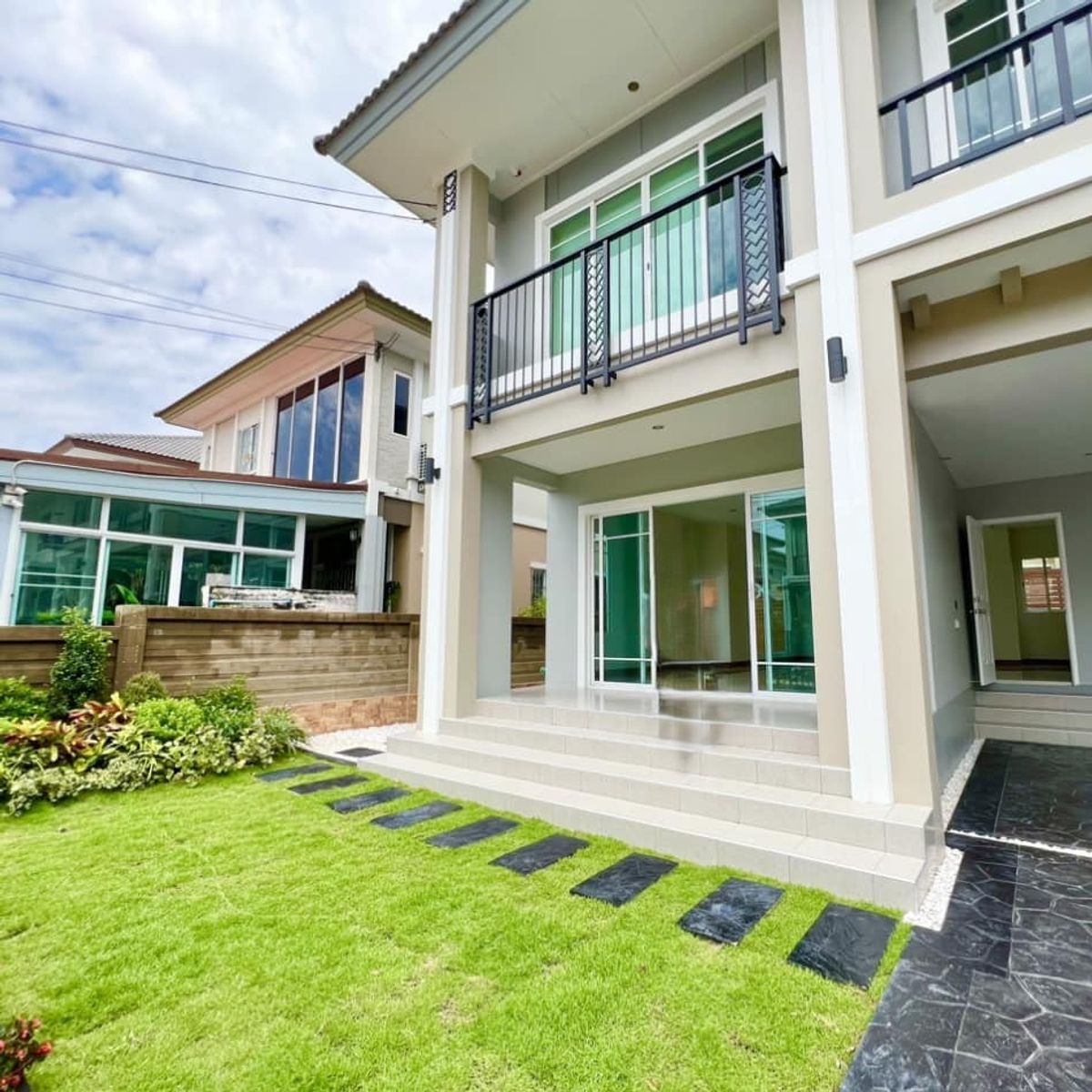 ขายบ้านพุทธมณฑล ศาลายา : 🎉🏡 บ้านสวย รีโนเวทใหม่! พร้อมเฟอร์บิ้วอิน! ภัสสร เพรสทีจ ปิ่นเกล้า-เพชรเกษม ✨ 