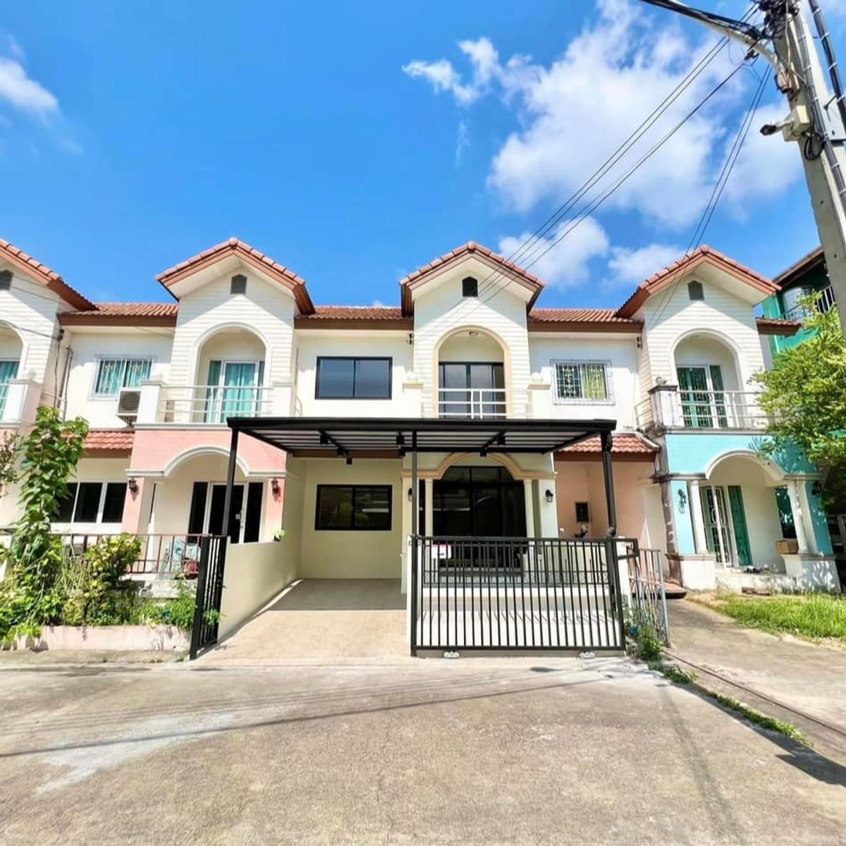 ขายบ้านท่าพระ ตลาดพลู วุฒากาศ : 🏡 บ้านรีโนเวทใหม่เอี่ยมทั้งหลัง! 3 นอน มีห้องนอนชั้นล่าง สะดวกสบาย ทำเลทองติดถนนกัลปพฤกษ์!✨