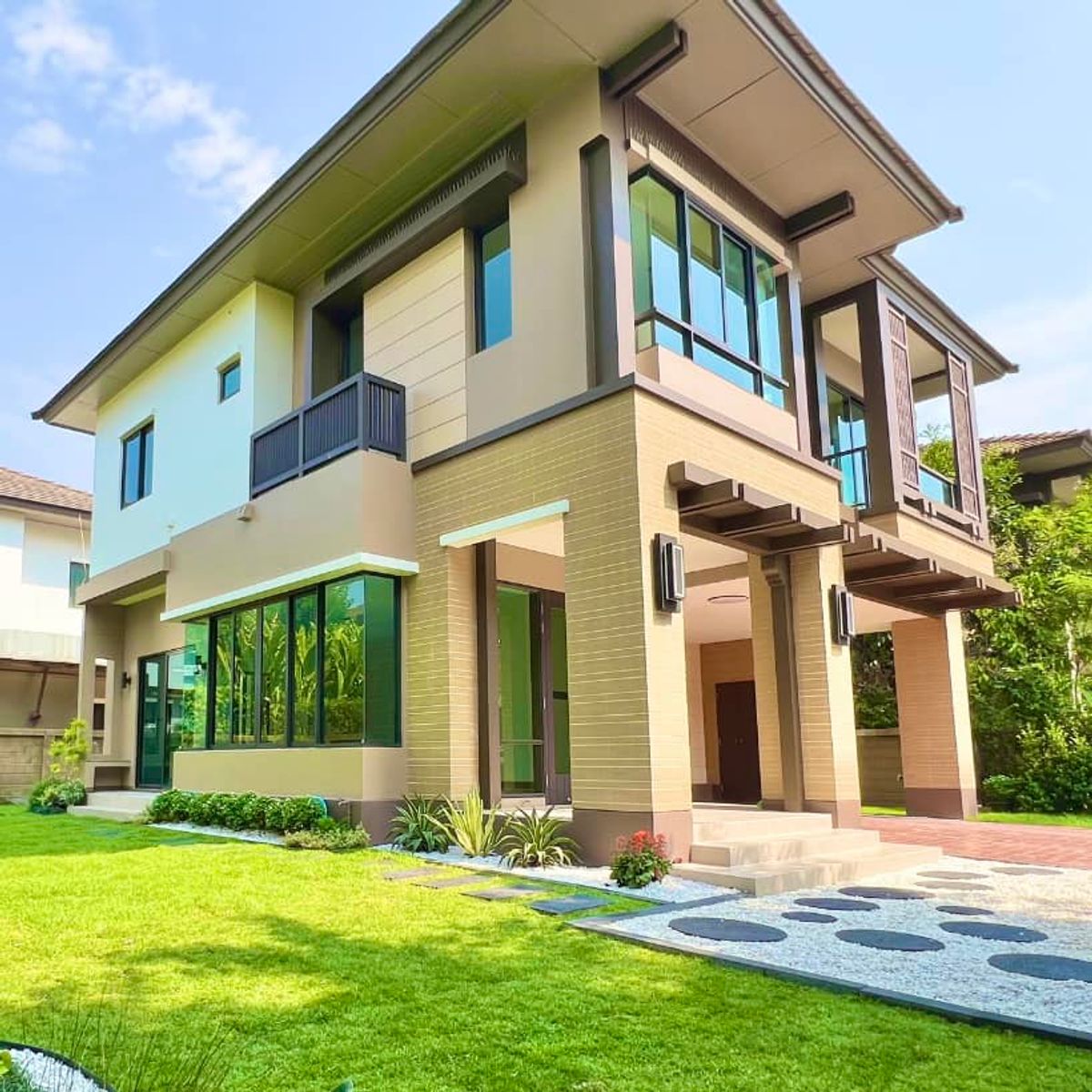 ขายบ้านนวมินทร์ รามอินทรา : 🎉🏡 เศรษฐสิริวัชรพล หลังใหญ่สวยตรงปก! พร้อมจัดสวนรอบตัวบ้าน! ทำเลทองติดถนนใหญ่สุขาภิบาล 5 🌴✨