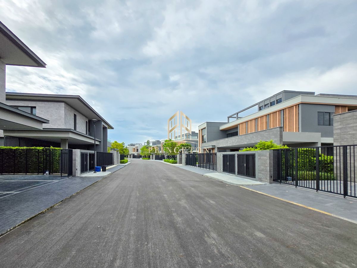 For SaleHouseLadkrabang, Suwannaphum Airport : Luxury House For Sale Lake Legend Bangna-Suvarnabhumi 📞092-4252445