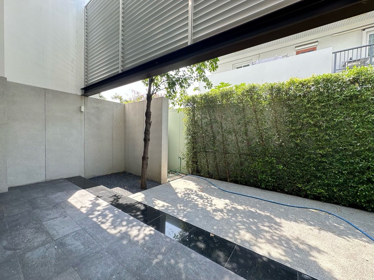 ขายทาวน์โฮมมีนบุรี-ร่มเกล้า : ทาวน์โฮมแฝด 3.5 ชั้น หลังสุดท้ายของโครงการ ติดสวนส่วนตัว  ทำเลถนนรามคำแหง  ซอย รามคำแหง 118  ใกล้เขตสะพานสูง  ทำเลเงียบสงบมากๆๆ