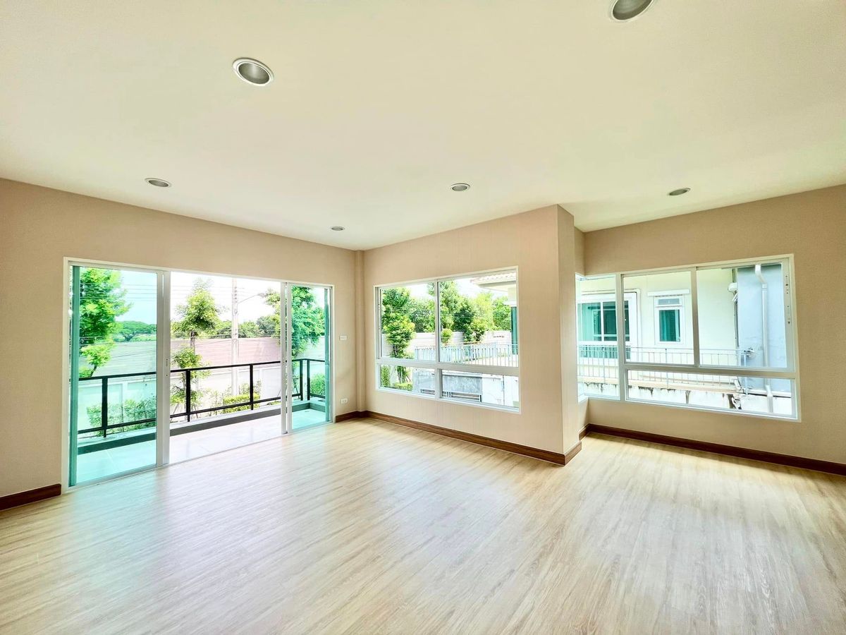 ขายบ้านพุทธมณฑล ศาลายา : 🎉🏡 บางกอกบูเลอวาร์ด ปิ่นเกล้า เพชรเกษม! บ้านหรูรีโนเวทใหม่ทุกห้องนอนมีห้องน้ำในตัว! ✨