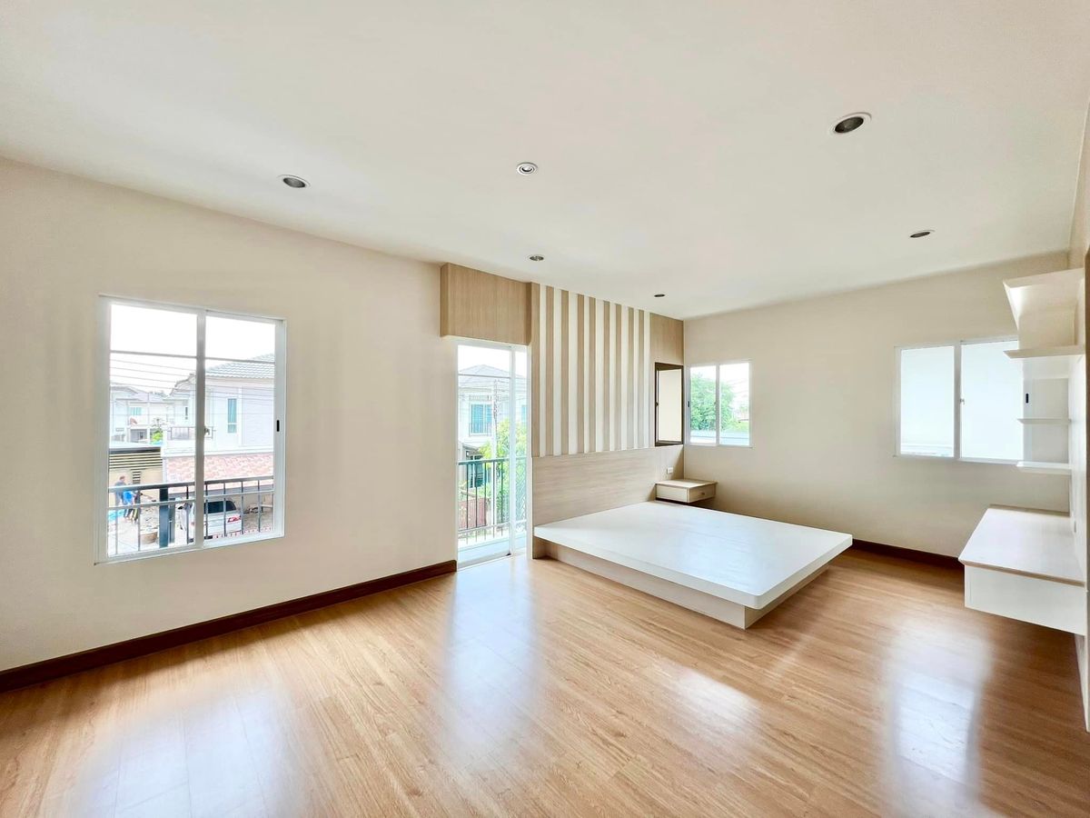 ขายบ้านพุทธมณฑล ศาลายา : 🎉🏡 บ้านสวย รีโนเวทใหม่! พร้อมเฟอร์บิ้วอิน! ภัสสร เพรสทีจ ปิ่นเกล้า-เพชรเกษม ✨ 