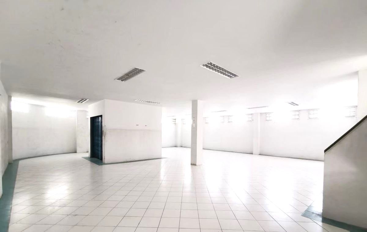 ให้เช่าโฮมออฟฟิศวงเวียนใหญ่ เจริญนคร : ให้เช่าสำนักงานพร้อมโกดังเก็บสินค้า ทำเล เจริญนคร ใกล้ Iconsiam ,สาทร สีลม, BTS กรุงธนบุรี