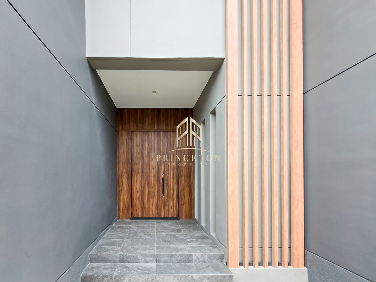 For SaleHouseLadkrabang, Suwannaphum Airport : Luxury House For Sale Lake Legend Bangna-Suvarnabhumi 📞092-4252445