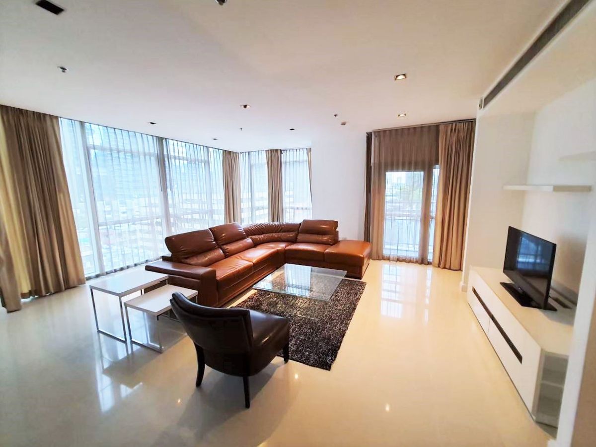 For RentCondoWitthayu, Chidlom, Langsuan, Ploenchit : 3 Bedrooms 3 Bathrooms, Fully furnished, Maid's quarter