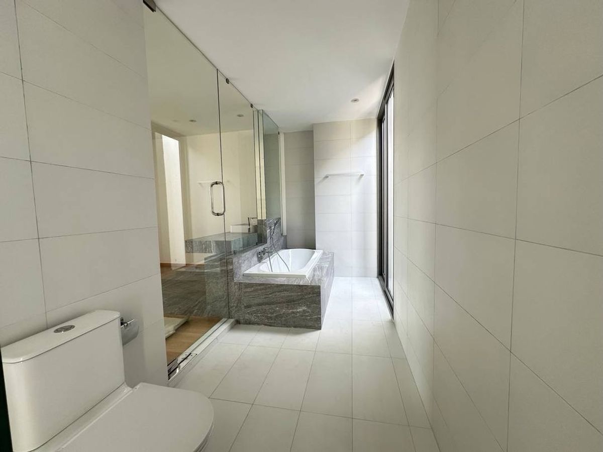 ขายทาวน์โฮมมีนบุรี-ร่มเกล้า : ทาวน์โฮมแฝด 3.5 ชั้น หลังสุดท้ายของโครงการ ติดสวนส่วนตัว  ทำเลถนนรามคำแหง  ซอย รามคำแหง 118  ใกล้เขตสะพานสูง  ทำเลเงียบสงบมากๆๆ